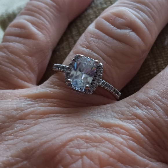 Silver Tone Cubic Zirconia Sparkly Cocktail Ring - Picture 2 of 8